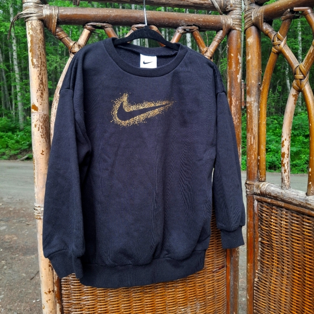 🍀3/15 Nike Men's Black and Gold Sweater